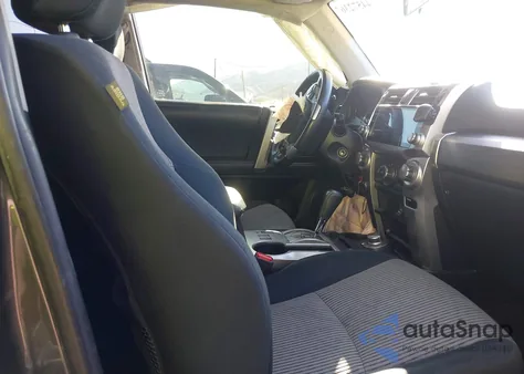 2015 Toyota 4Runner Sr5 z USA, uszkodzony, nr VIN JTEBU5JR9F5264820